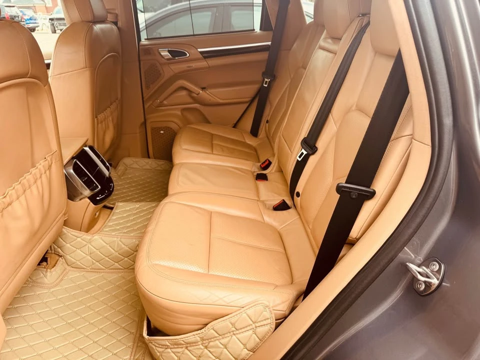 2011 Porsche 958 Cayenne S - Image 15 of 18