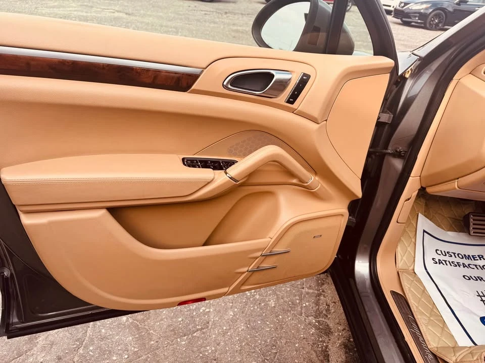 2011 Porsche 958 Cayenne S - Image 12 of 18