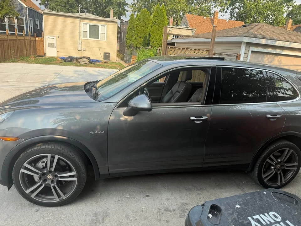 2011 Porsche Cayenne - Image 4 of 8