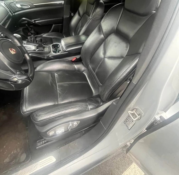 2011 Porsche 958 Cayenne S - Image 8 of 14