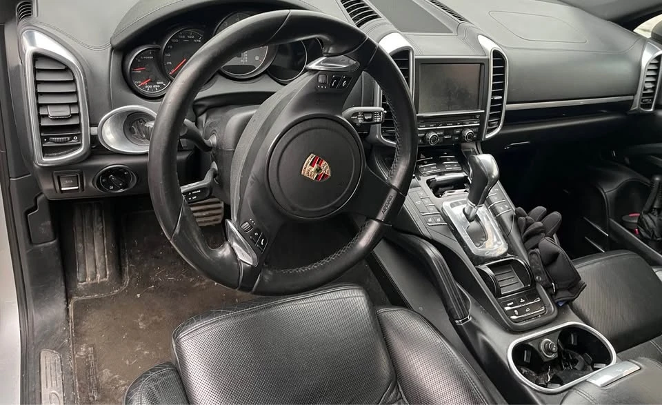 2011 Porsche Cayenne - Image 10 of 13