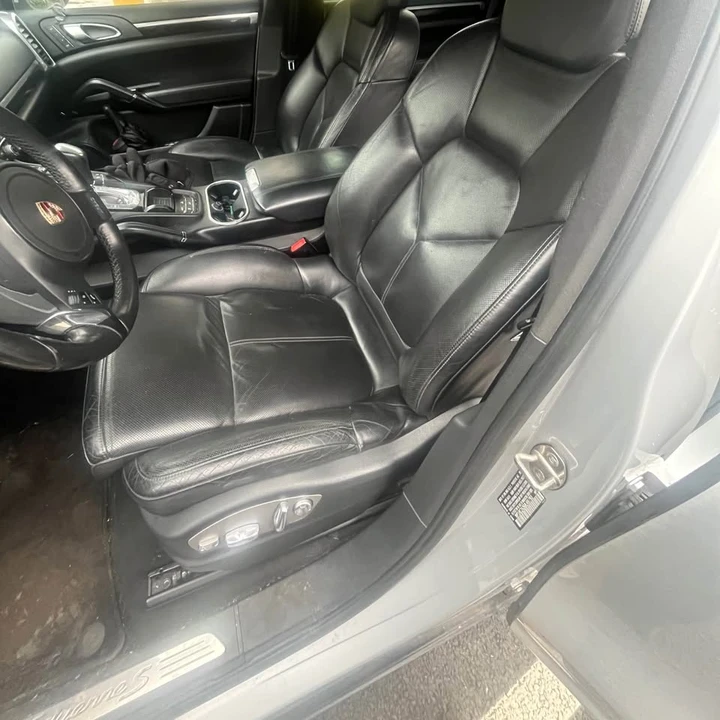 2011 Porsche Cayenne - Image 11 of 13