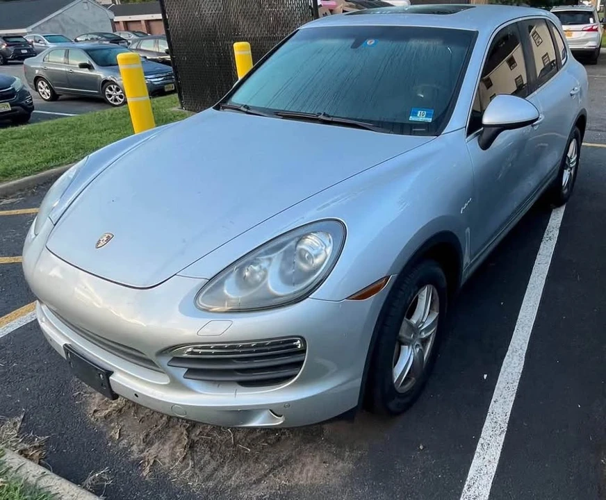 2011 Porsche 958 Cayenne S - Image 6 of 14