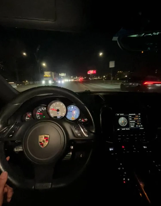 2011 Porsche 958 Cayenne S - Image 11 of 14