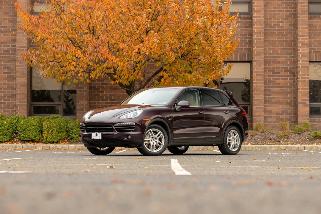 2011 Porsche 958 Cayenne S - Image 2 of 31
