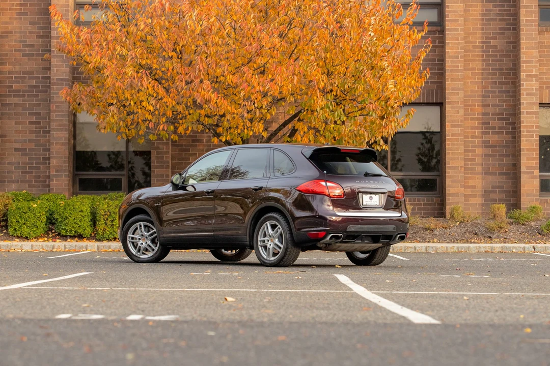 2011 Porsche 958 Cayenne S - Image 4 of 31