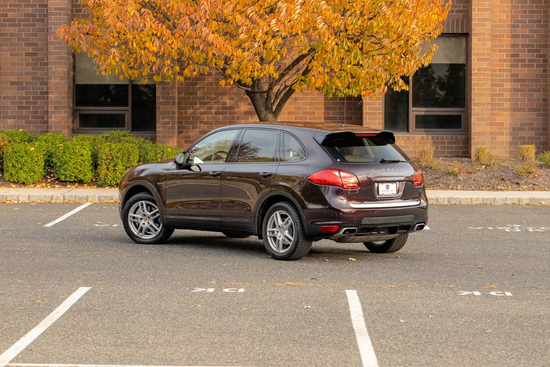 2011 Porsche 958 Cayenne S - Image 5 of 31