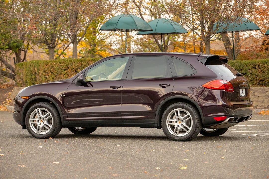 2011 Porsche 958 Cayenne S - Image 16 of 31