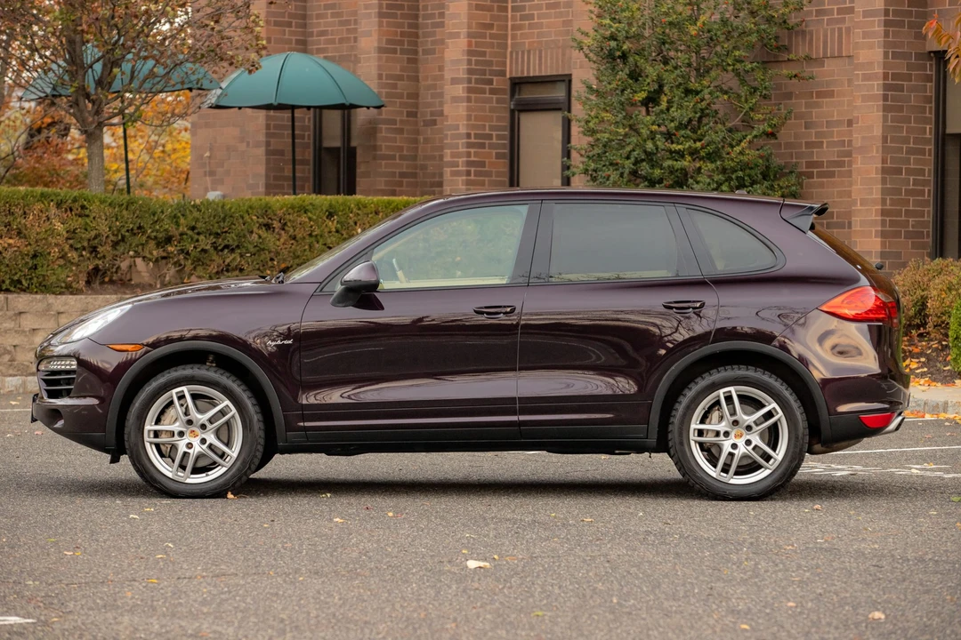 2011 Porsche 958 Cayenne S - Image 17 of 31
