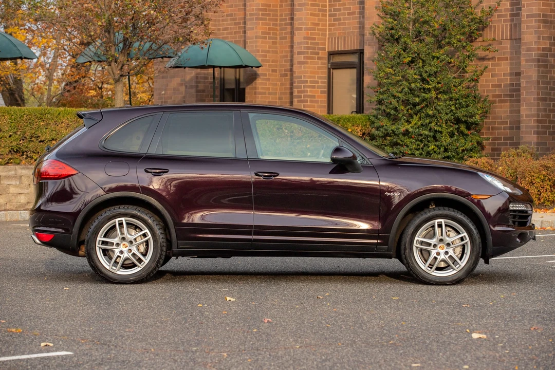 2011 Porsche 958 Cayenne S - Image 22 of 31