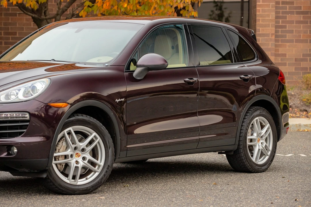 2011 Porsche 958 Cayenne S - Image 27 of 31