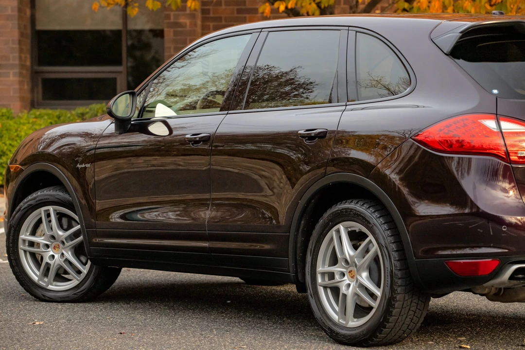 2011 Porsche 958 Cayenne S - Image 28 of 31