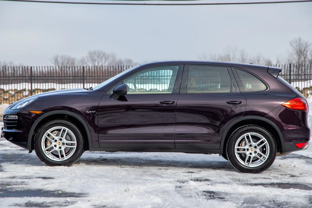 2011 Porsche 958 Cayenne S - Image 3 of 31