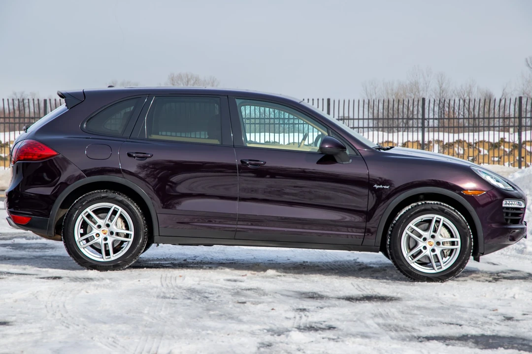 2011 Porsche 958 Cayenne S - Image 7 of 31