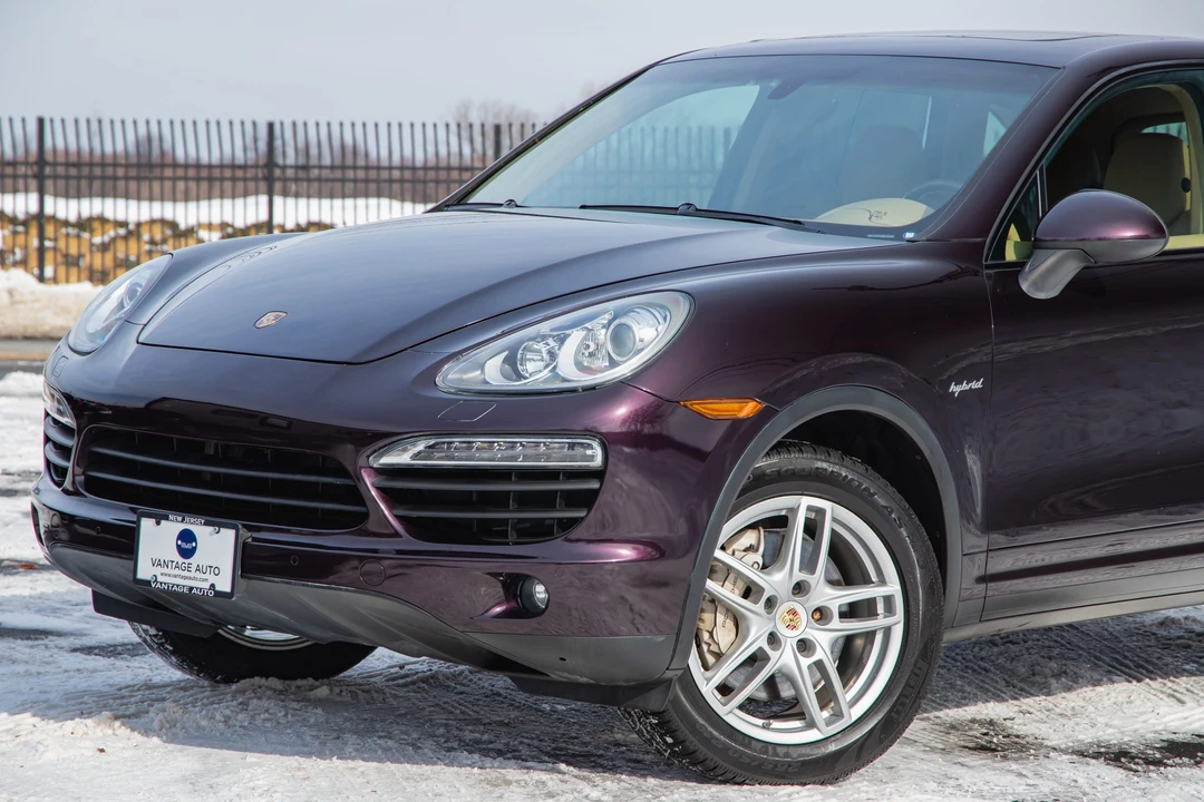 2011 Porsche 958 Cayenne S - Image 10 of 31