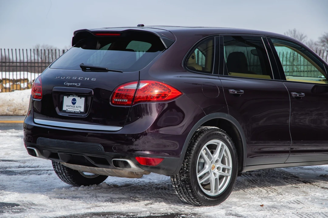 2011 Porsche 958 Cayenne S - Image 25 of 31