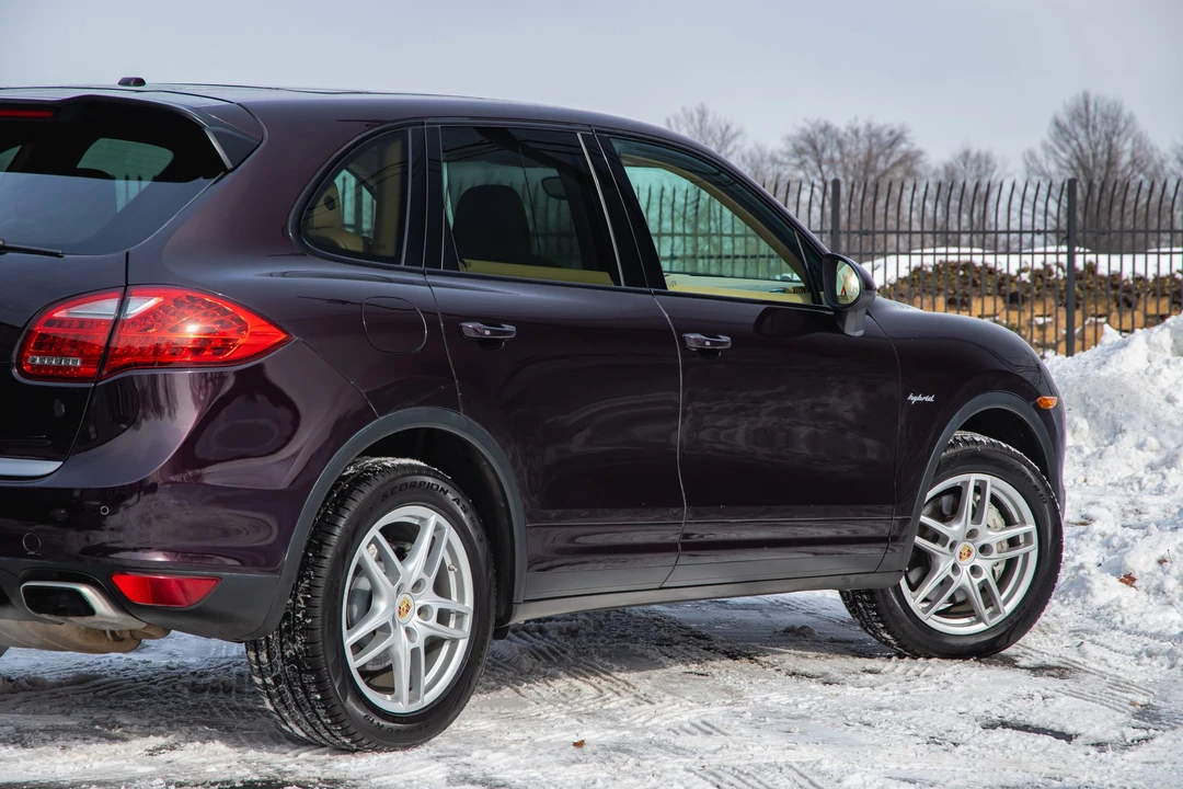 2011 Porsche 958 Cayenne S - Image 26 of 31