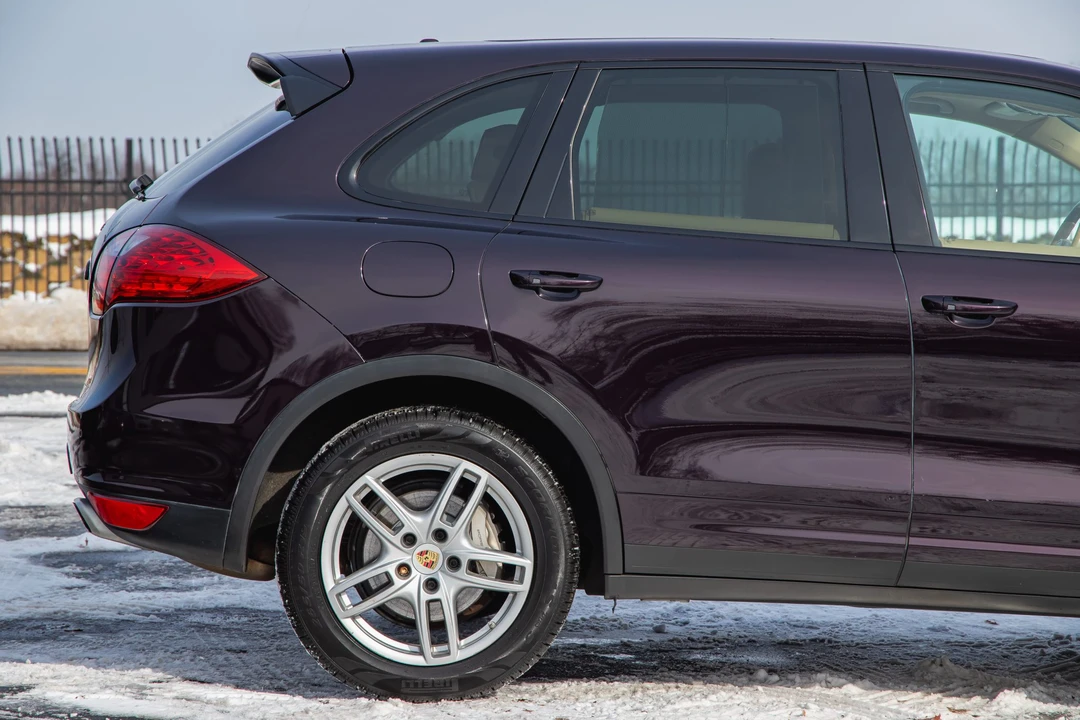 2011 Porsche 958 Cayenne S - Image 28 of 31