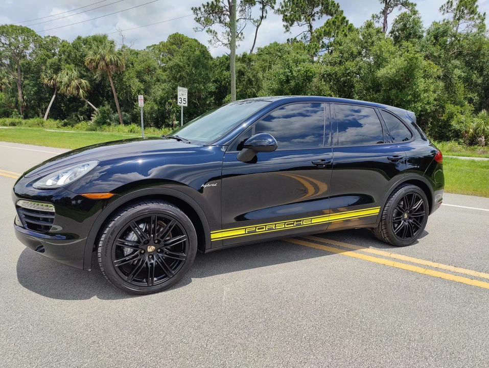 2011 Porsche 958 Cayenne S - Image 27 of 31