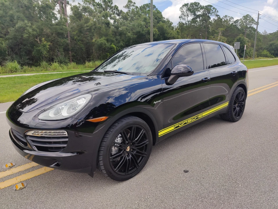 2011 Porsche 958 Cayenne S - Image 13 of 31