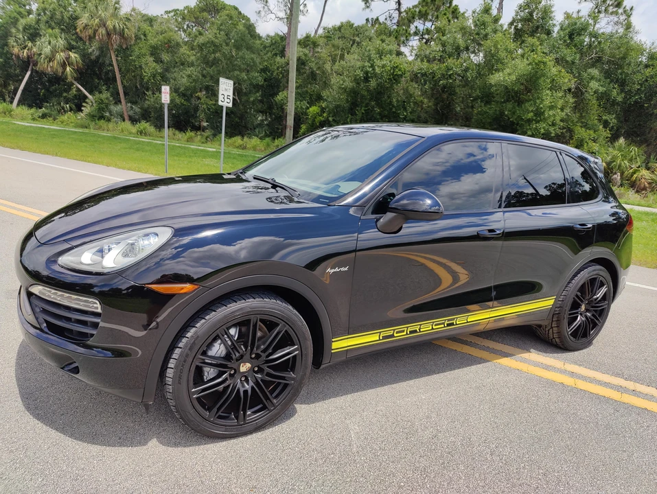 2011 Porsche 958 Cayenne S - Image 24 of 31