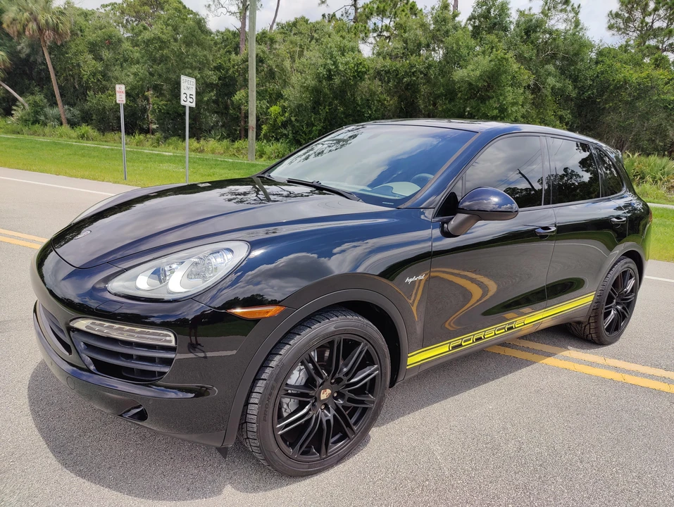 2011 Porsche 958 Cayenne S - Image 14 of 31