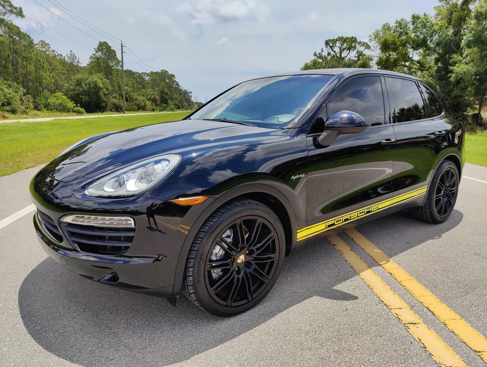 2011 Porsche 958 Cayenne S - Image 16 of 31