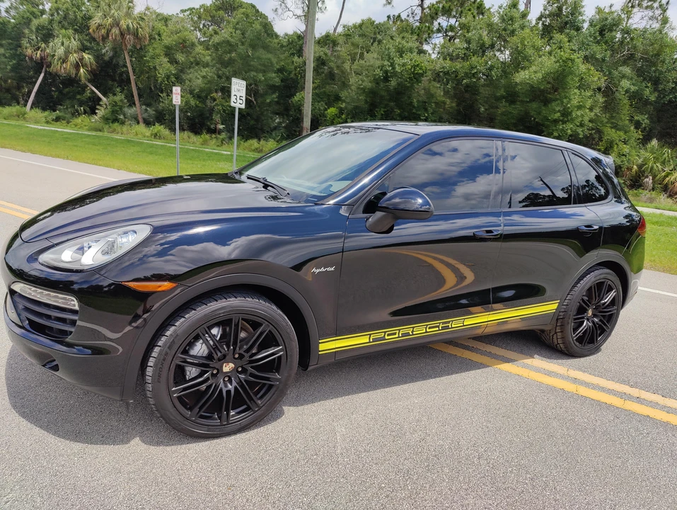 2011 Porsche 958 Cayenne S - Image 25 of 31