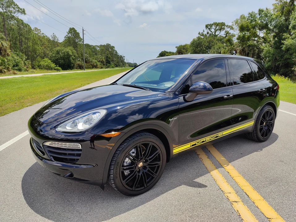 2011 Porsche 958 Cayenne S - Image 18 of 31