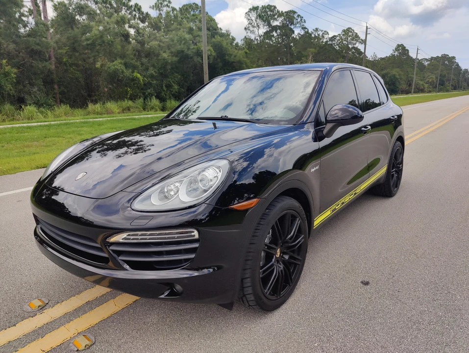 2011 Porsche 958 Cayenne S - Image 9 of 31