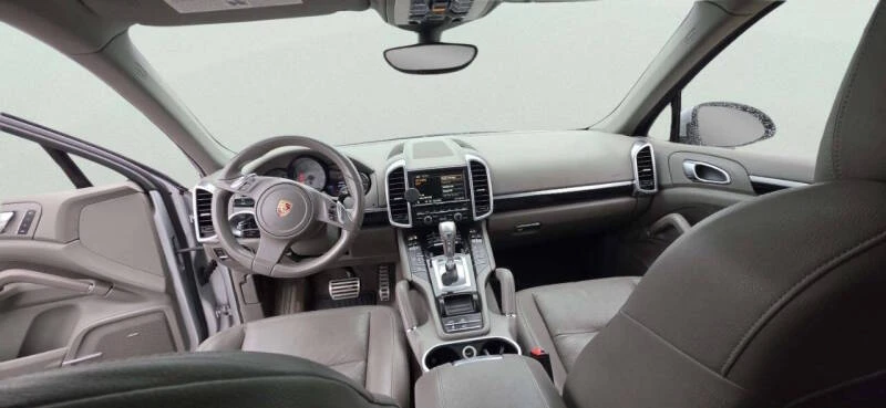 2011 Porsche 958 Cayenne S - Image 8 of 11