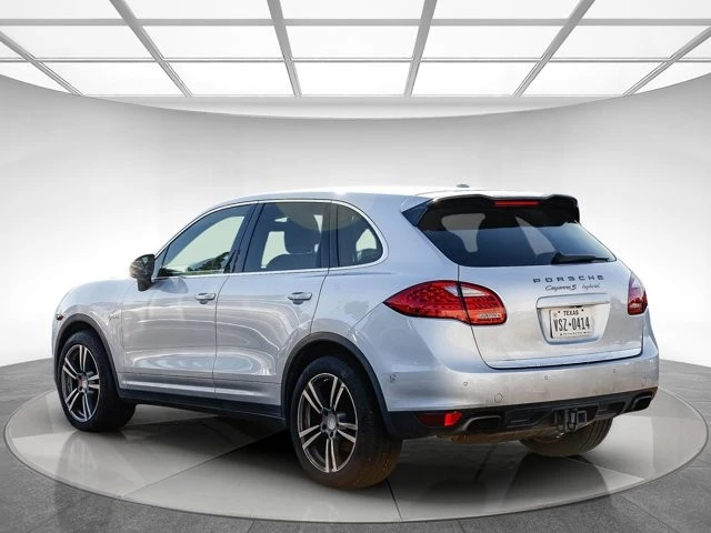 2011 Porsche 958 Cayenne S - Image 2 of 12