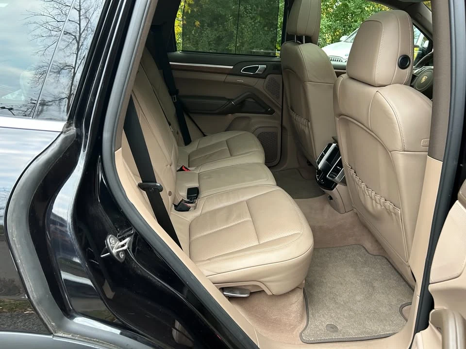 2011 Porsche 958 Cayenne S - Image 11 of 19