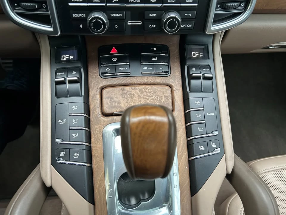 2011 Porsche 958 Cayenne S - Image 17 of 19