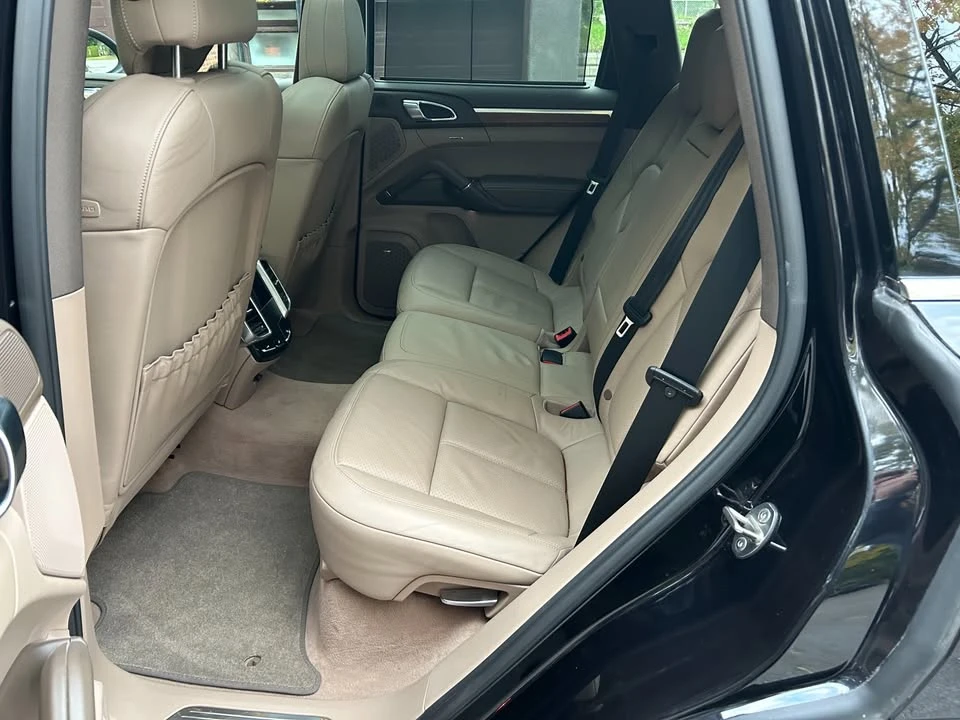 2011 Porsche 958 Cayenne S - Image 10 of 19
