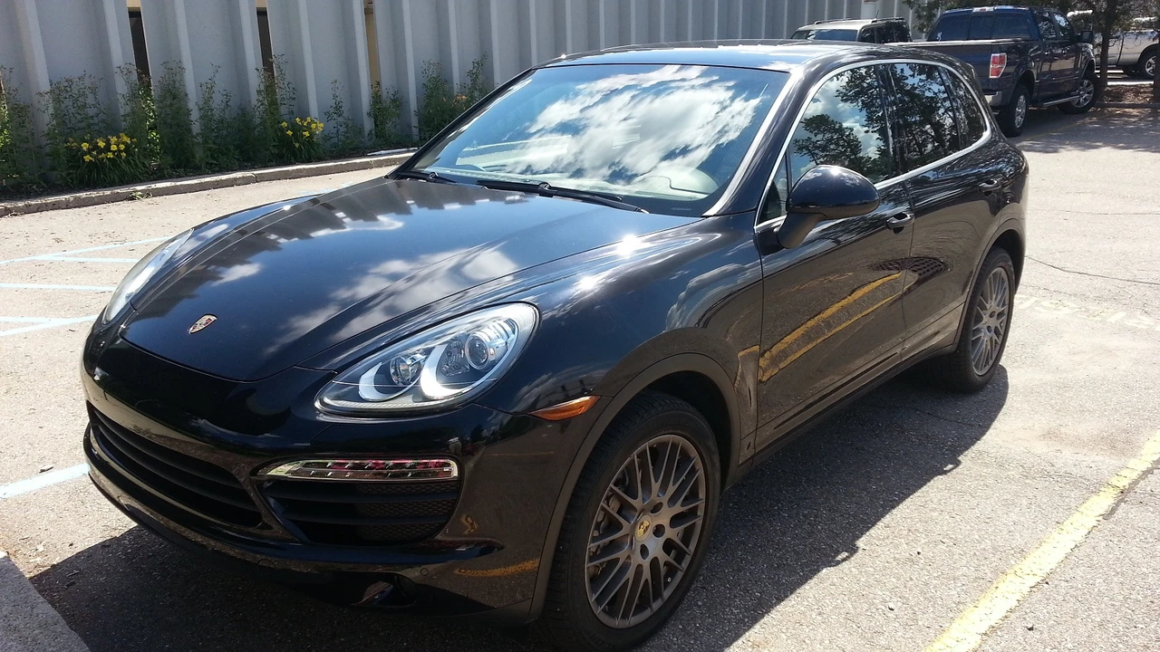 2011 Porsche 958 Cayenne S - Image 3 of 5