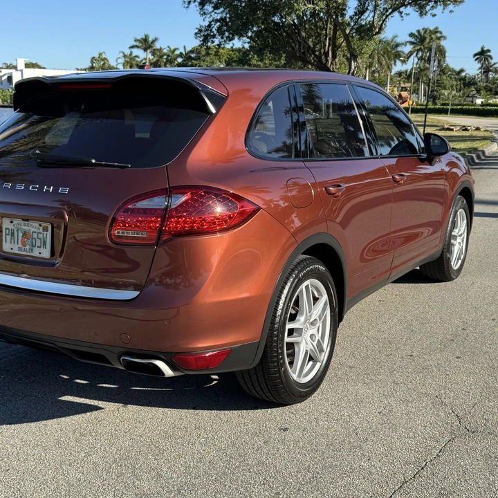 2011 Porsche 958 Cayenne S - Image 11 of 12