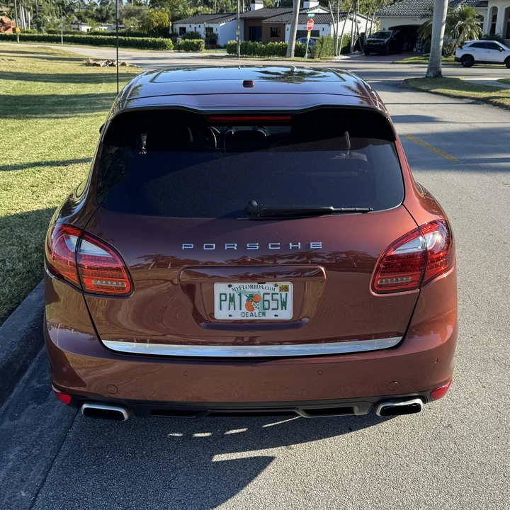 2011 Porsche 958 Cayenne S - Image 10 of 12