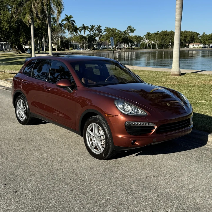 2011 Porsche 958 Cayenne S - Image 2 of 12