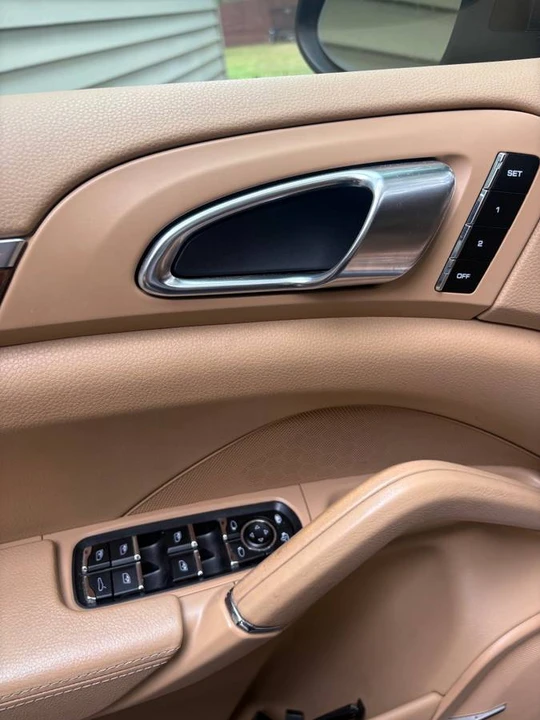 2011 Porsche 958 Cayenne S - Image 11 of 21
