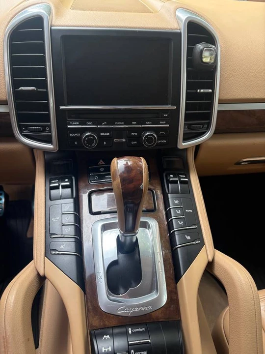 2011 Porsche 958 Cayenne S - Image 13 of 21