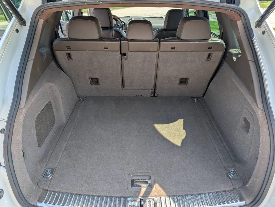 2011 Porsche 958 Cayenne S - Image 13 of 16