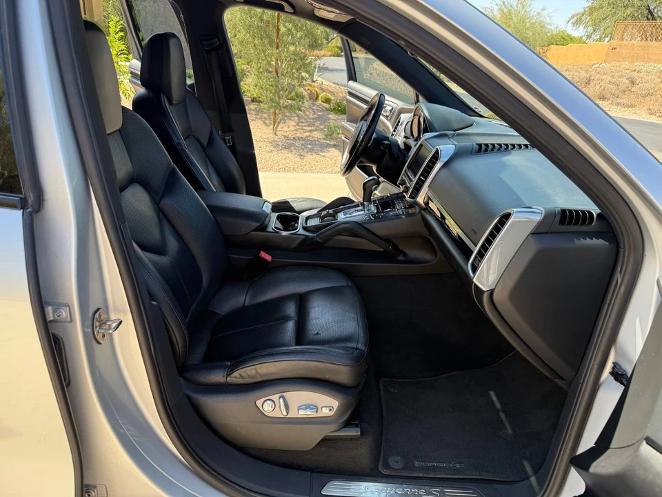 2011 Porsche 958 Cayenne S - Image 11 of 13