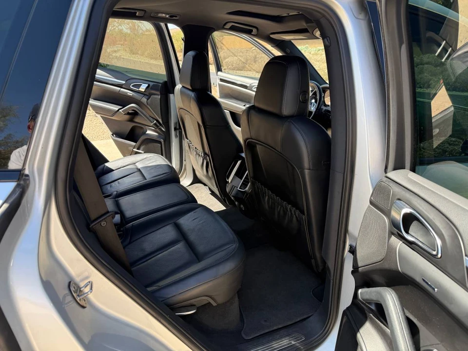 2011 Porsche 958 Cayenne S - Image 10 of 13