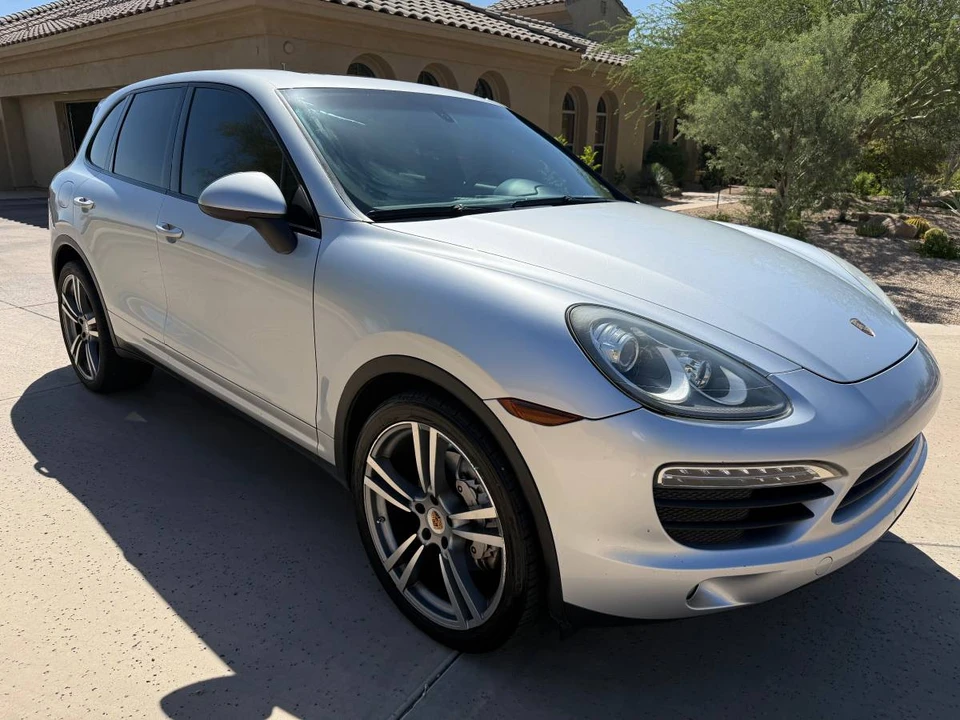 2011 Porsche 958 Cayenne S - Image 3 of 13