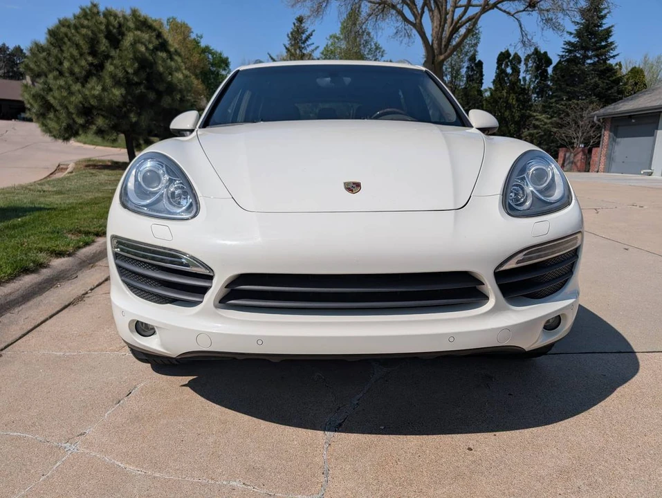 2011 Porsche 958 Cayenne S - Image 2 of 16