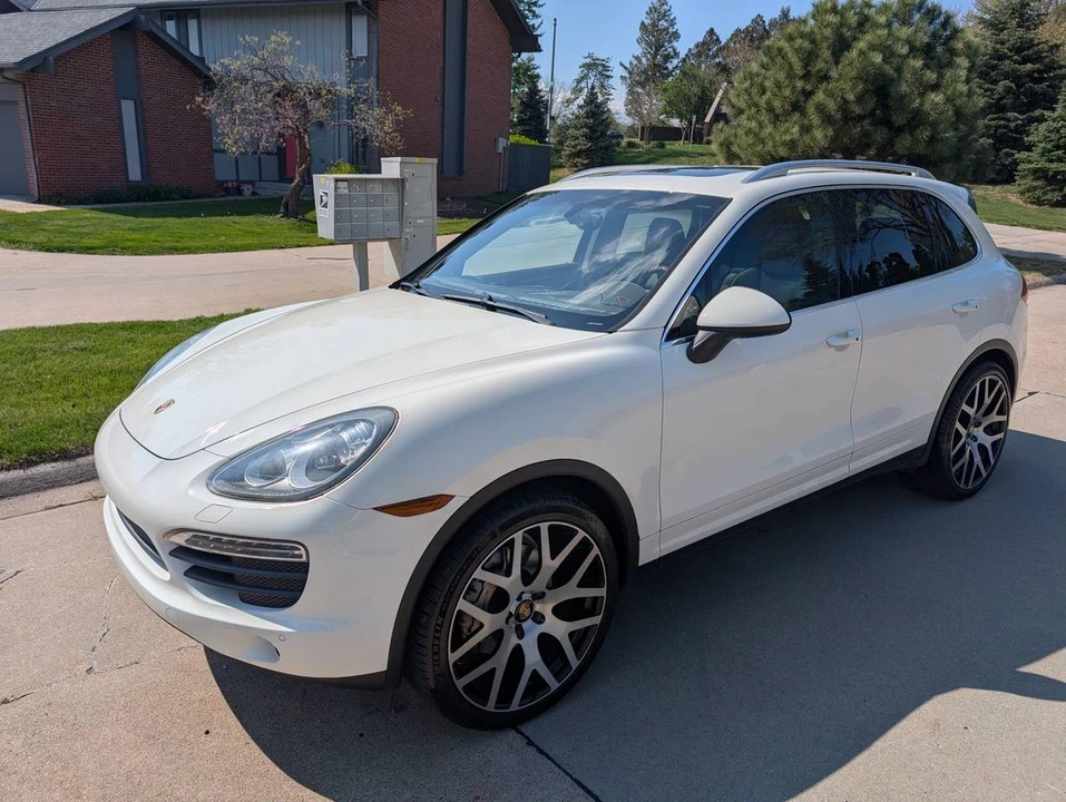 2011 Porsche 958 Cayenne S - Image 8 of 16