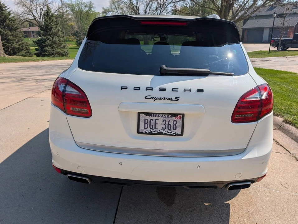2011 Porsche 958 Cayenne S - Image 5 of 16