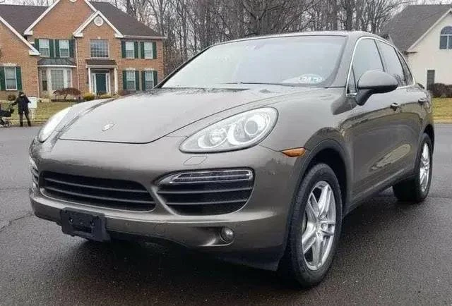 2011 Porsche 958 Cayenne S - Image 2 of 6