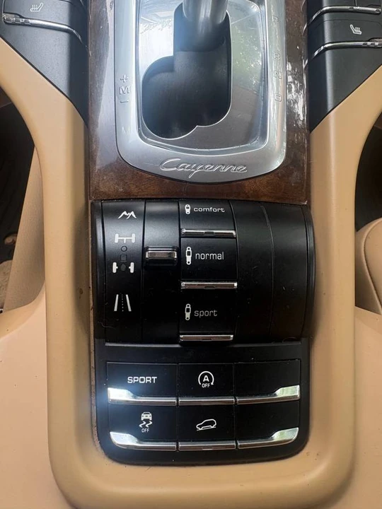 2011 Porsche 958 Cayenne S - Image 14 of 21